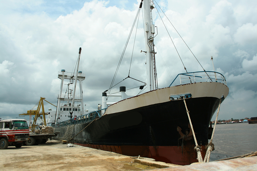 Kapal Barang