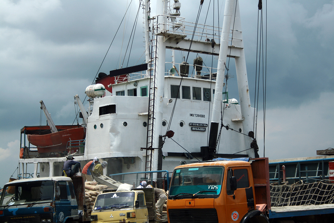 Kapal Barang