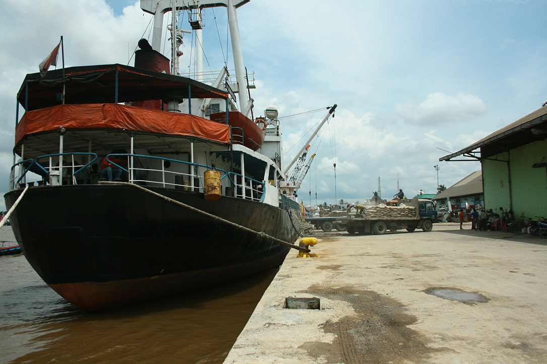 Kapal Barang