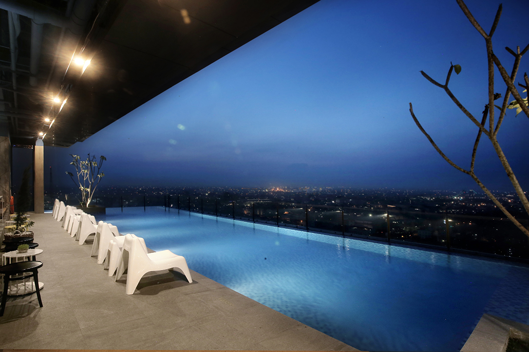 Sky Pool
